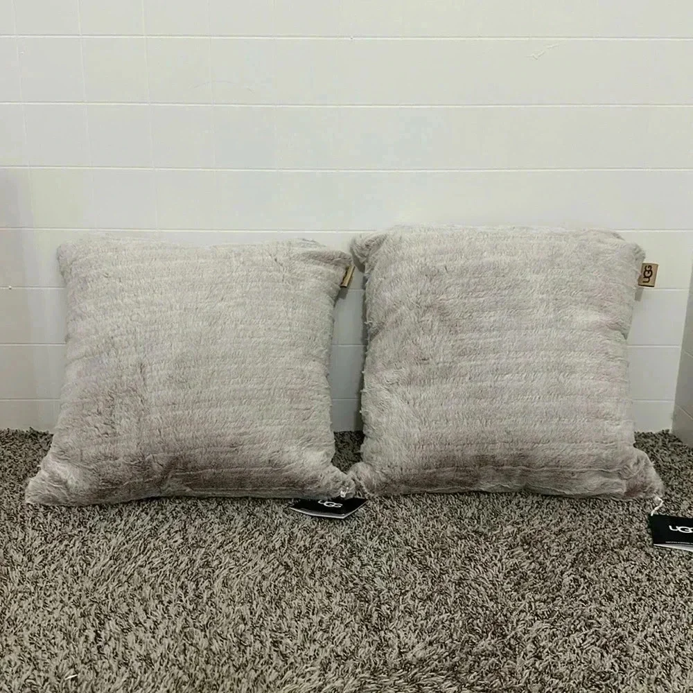 Ugg Dawson Textured 2 Pillows of Set